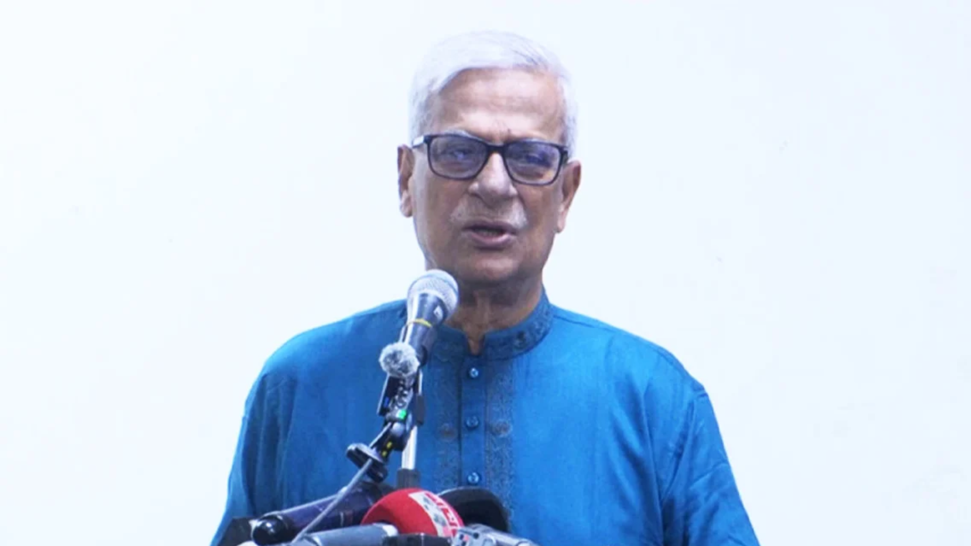 ১৮ কোটি মানুষের গর্বের প্রতীক আপনি, প্রধান উপদেষ্টার পদত্যাগ চাইনা : ফারুক